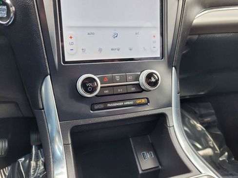 Used 2023 Ford Edge Titanium AWD/4WD image 26