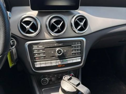 Used 2018 Mercedes-Benz GLA 250 4MATIC image 17