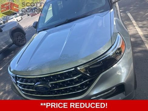 Used 2020 Ford Explorer XLT w/ Equipment Group 202A image 2