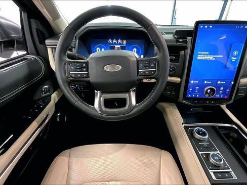 Used 2024 Ford Expedition Max Platinum image 5