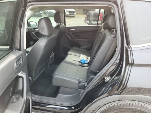 Used 2020 Volkswagen Tiguan SE image 25