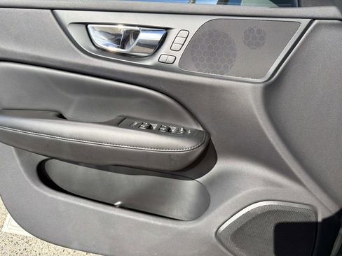 Used 2019 Volvo S60 T5 Momentum w/ Premium Package image 17