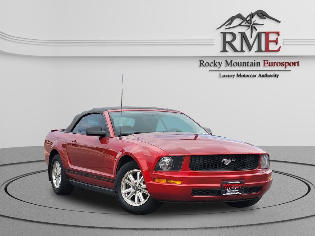 Used 2007 Ford Mustang Convertible RWD image 1