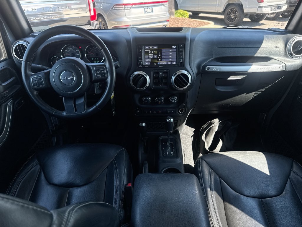 Used 2017 Jeep Wrangler Unlimited Sahara w/ Connectivity Group AWD/4WD image 24