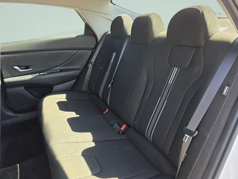 Used 2024 Hyundai Elantra SEL FWD image 19