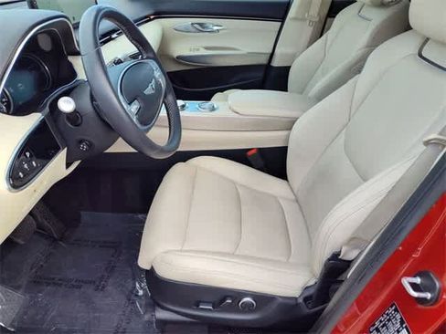 Used 2023 Genesis GV70 2.5T w/ Select Package image 6