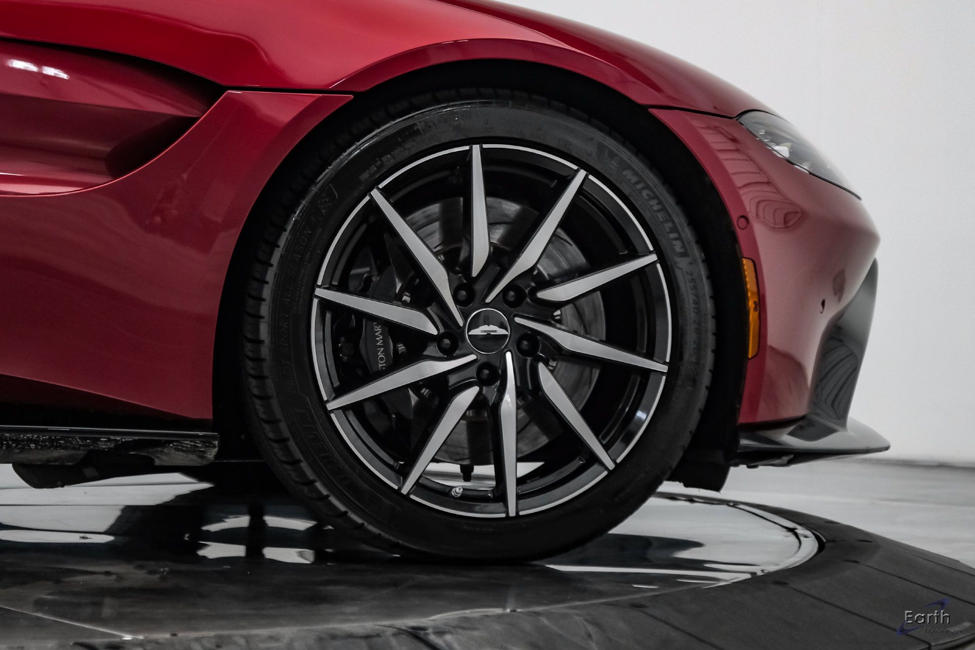 Used 2019 Aston Martin V8 Vantage Coupe RWD image 92