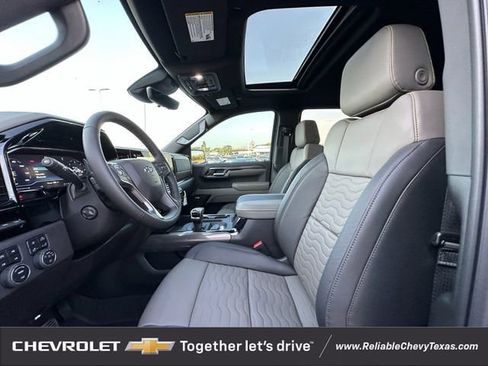 New 2026 Chevrolet Silverado 1500 ZR2 w/ Dark Appearance Package AWD/4WD image 24