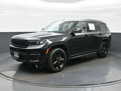 Used 2024 Jeep Grand Cherokee L Limited w/ Black Appearance Package AWD/4WD image 2
