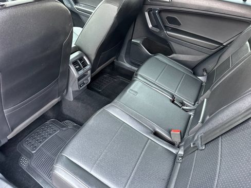 Used 2020 Volkswagen Tiguan SE AWD/4WD image 11
