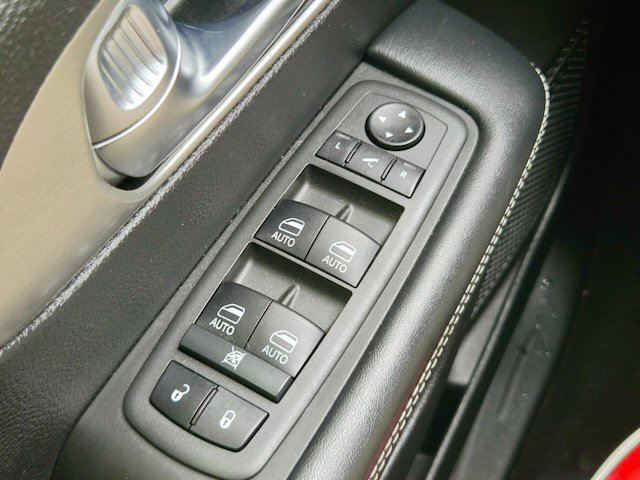 Used 2021 Chrysler Pacifica Limited w/ Uconnect Theater Family Group FWD image 28