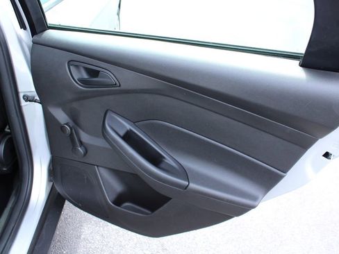 Used 2017 Ford Focus S image 11