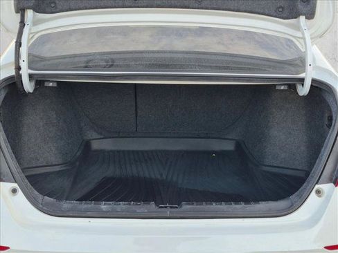 Used 2022 Honda Accord Touring image 6