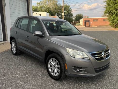 Used 2009 Volkswagen Tiguan S FWD image 9