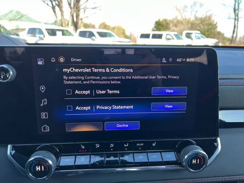 Used 2025 Chevrolet Colorado Z71 w/ Technology Package image 24