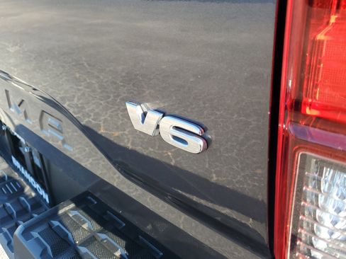 Used 2019 Toyota Tacoma SR5 image 9