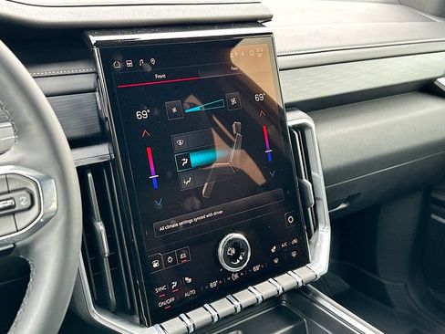 New 2026 GMC Acadia Elevation w/ Elevation Premium Package FWD image 14