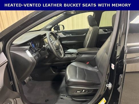 Used 2025 Cadillac XT5 Premium Luxury image 12