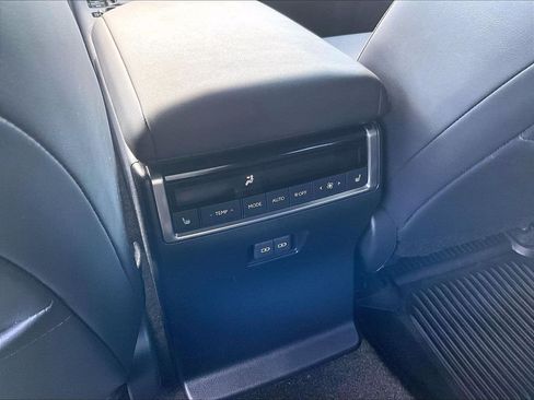 Used 2024 Lexus GX 550 w/ Accessory Package (2T) AWD/4WD image 29