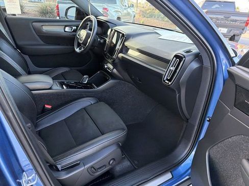 Used 2021 Volvo XC40 T5 R-Design w/ Advanced Package AWD/4WD image 28