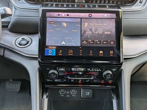 Certified 2023 Jeep Grand Cherokee Overland AWD/4WD image 16