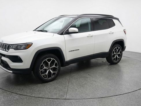 Used 2025 Jeep Compass Limited AWD/4WD image 3