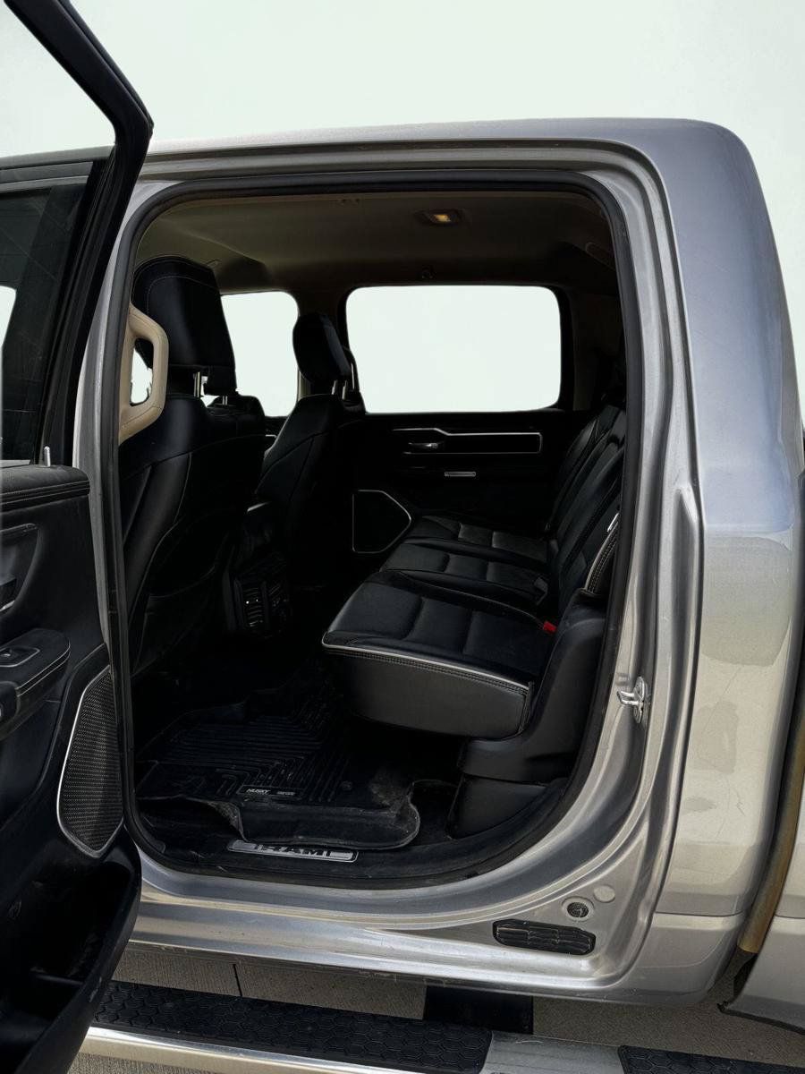 Used 2020 RAM 1500 Laramie AWD/4WD image 17