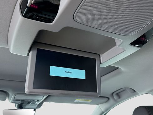 Used 2018 Honda Odyssey Touring image 17