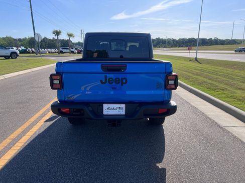 New 2026 Jeep Gladiator Sport AWD/4WD image 9
