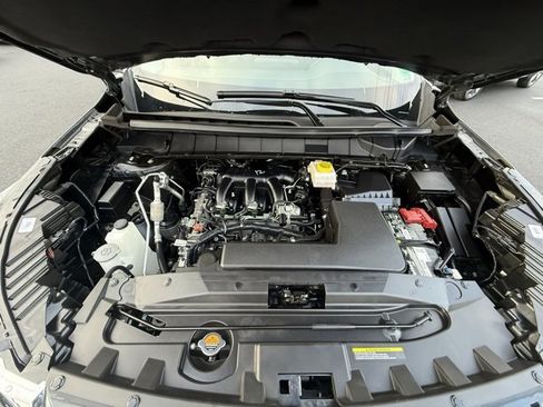 Certified 2024 Nissan Pathfinder SV image 11