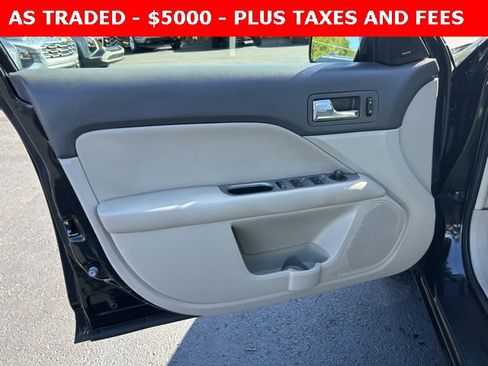 Used 2010 Ford Fusion SEL image 12