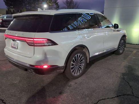Used 2023 Lincoln Aviator Standard w/ Premium Package image 4