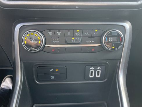 Used 2022 Ford EcoSport SE w/ SE Convenience Package image 13