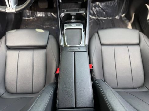 Used 2025 Mercedes-Benz GLA 250 4MATIC image 48