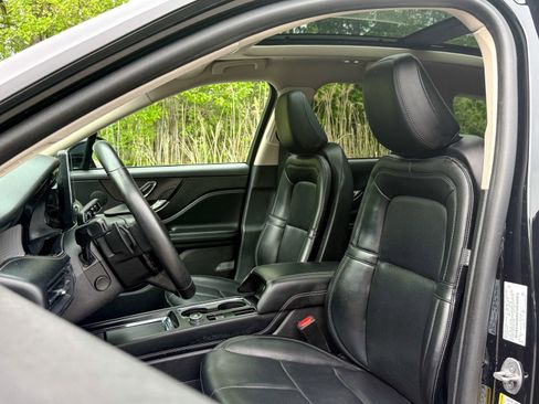 Used 2023 Lincoln Corsair AWD w/ Equipment Group 101A image 17