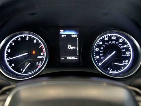 Used 2019 Toyota Camry SE image 21