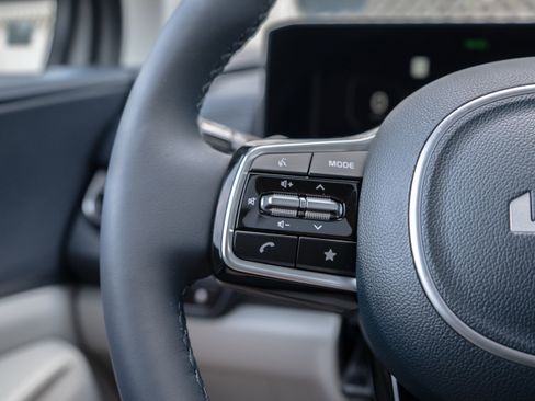 New 2026 Kia Carnival SX w/ SX Dark Edition Package image 16