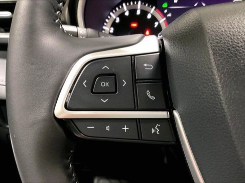 Certified 2024 Toyota Highlander XLE image 19