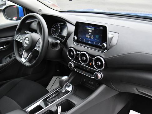 Used 2024 Nissan Sentra SV image 39