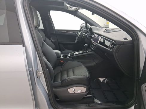 New 2026 Porsche Macan Turbo image 25