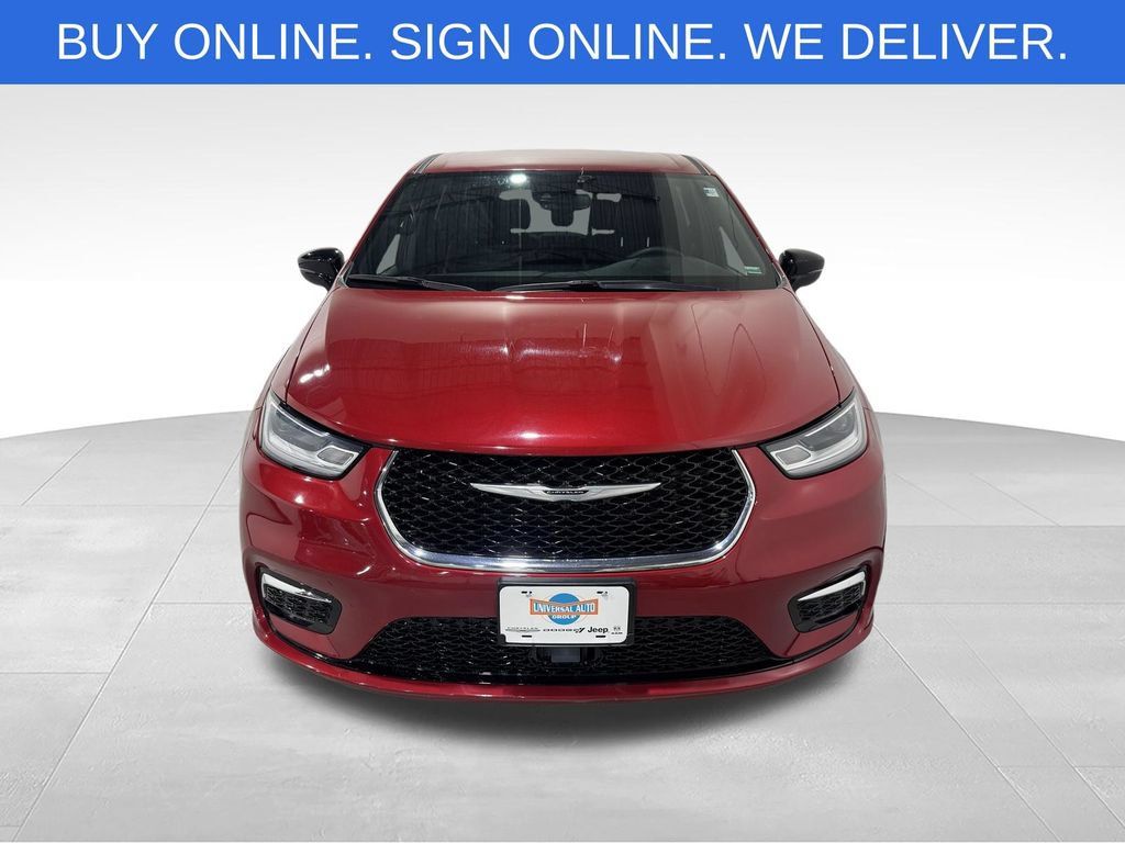 Used 2025 Chrysler Pacifica Select FWD image 11