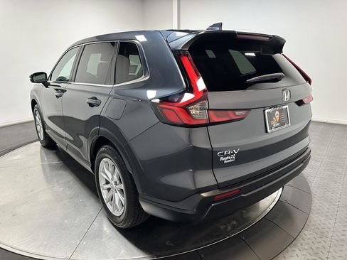 Used 2025 Honda CR-V EX image 9