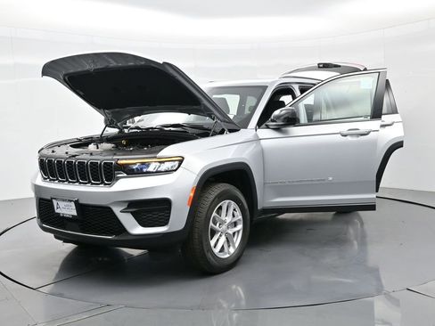 New 2025 Jeep Grand Cherokee Laredo X image 23