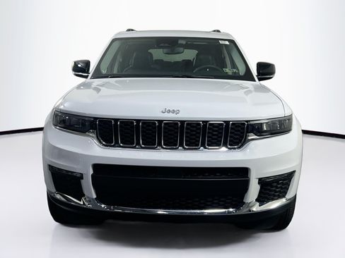 Used 2023 Jeep Grand Cherokee L Limited AWD/4WD image 2