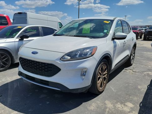Used 2022 Ford Escape SEL image 3