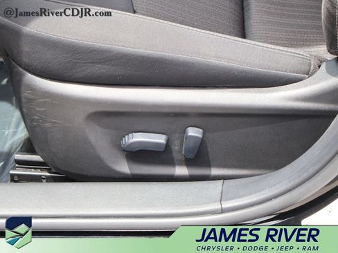 Used 2025 Nissan Altima 2.5 SV FWD image 23