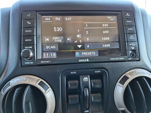 Used 2016 Jeep Wrangler Unlimited Sahara AWD/4WD image 29