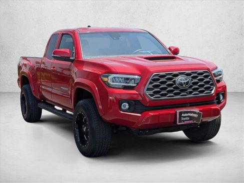 Used 2022 Toyota Tacoma TRD Sport w/ TRD Premium Sport Package RWD image 3