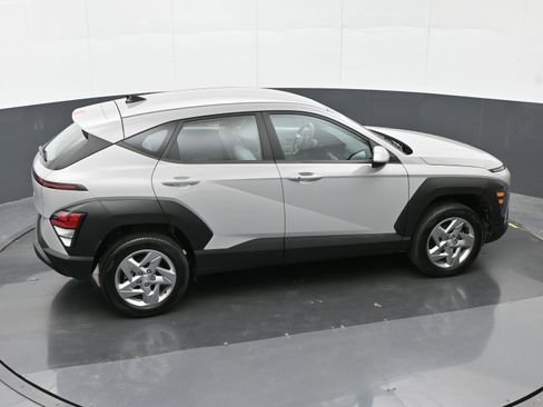 Certified 2024 Hyundai Kona SE AWD/4WD image 32