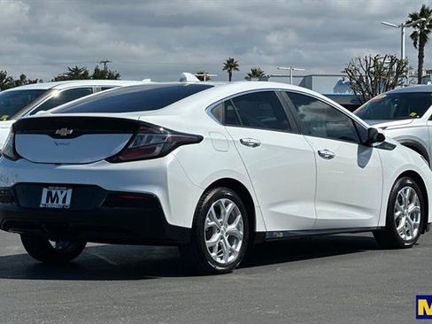 Used 2018 Chevrolet Volt Premier w/ Driver Confidence Package image 4